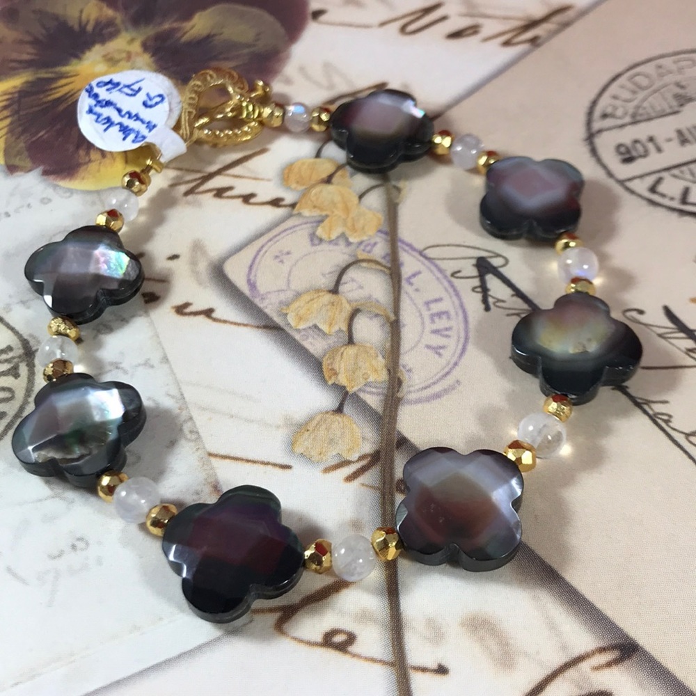 Abalone and moonstone beaded bracelet